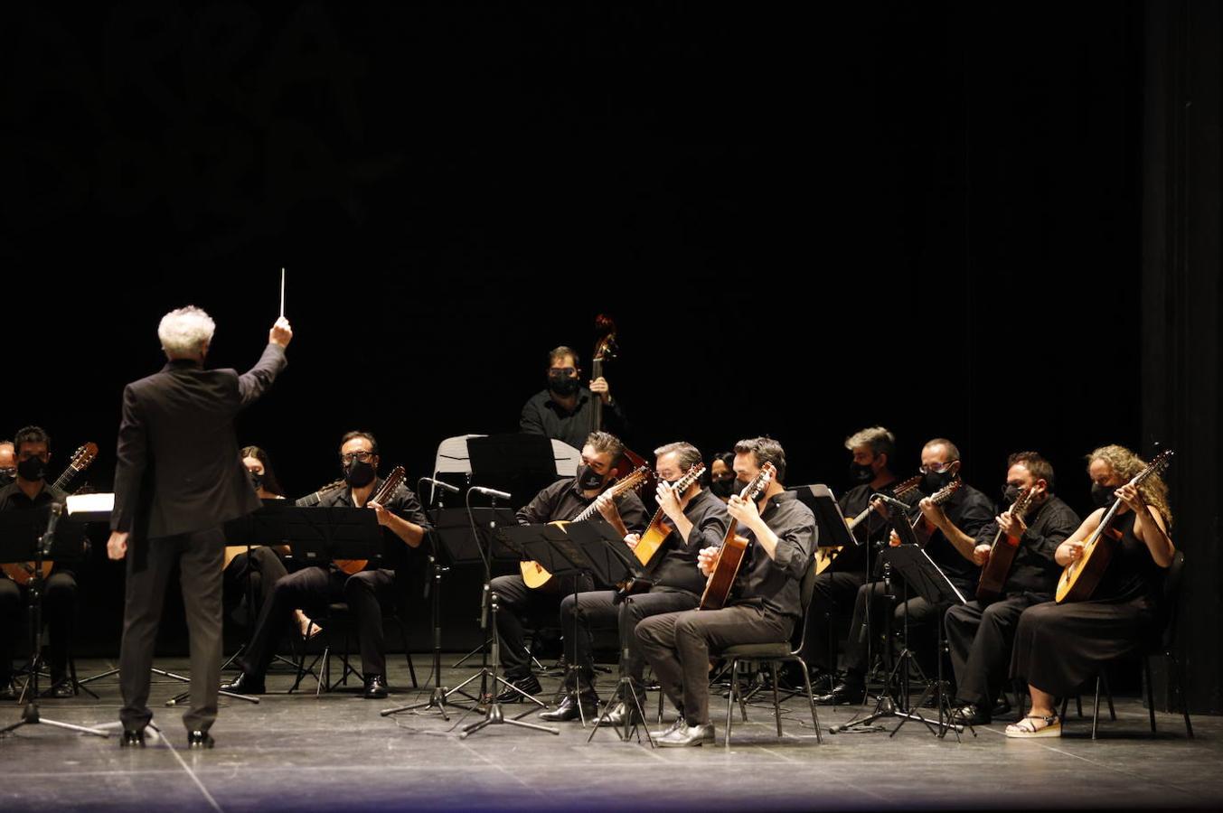 Festival de la Guitarra 2021 | El concierto de Serrano y la Orquesta de Plectro, en imágenes