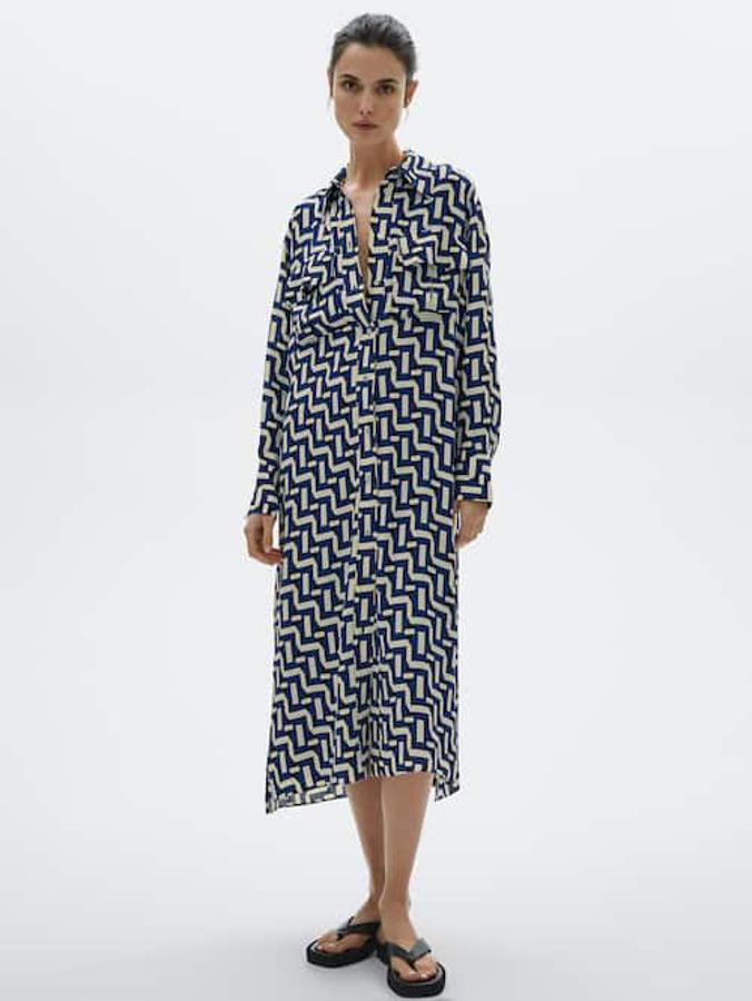 Vestido tipo túnica con estampado geométrico de Massimo Dutti (49,95€). 