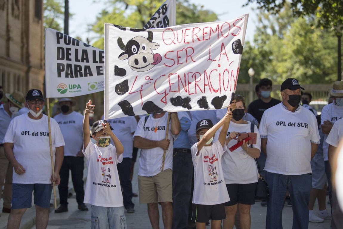 Los ganaderos no pueden soportar los costes de producción de la leche con los precios que le impone el mercado