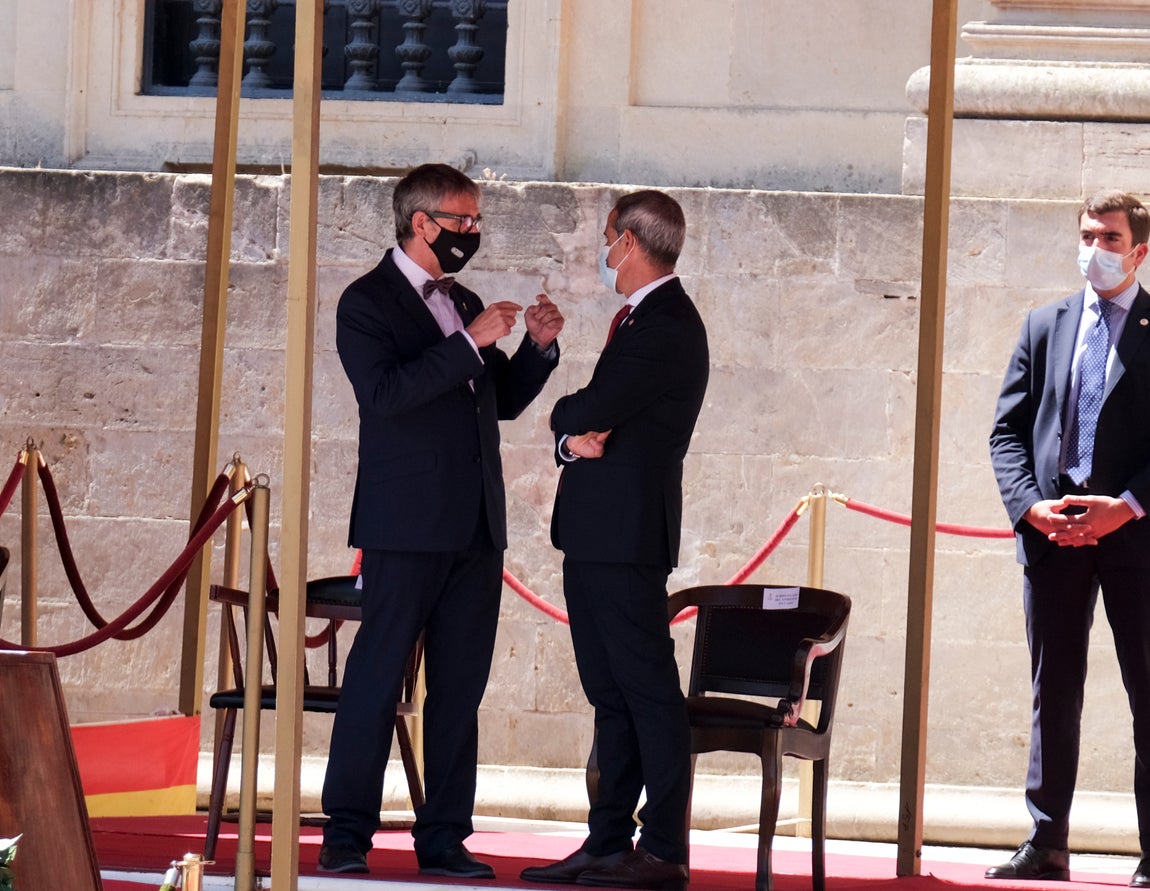 En imágenes: Así ha sido la entrega de despachos a los nuevos suboficiales de la Armada