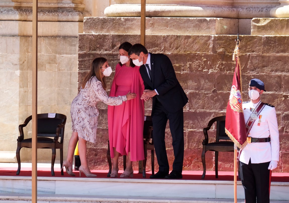 En imágenes: Así ha sido la entrega de despachos a los nuevos suboficiales de la Armada