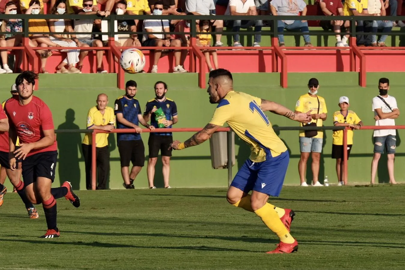 FOTOS: El primer partido del Cádiz - Barbate, en imágenes