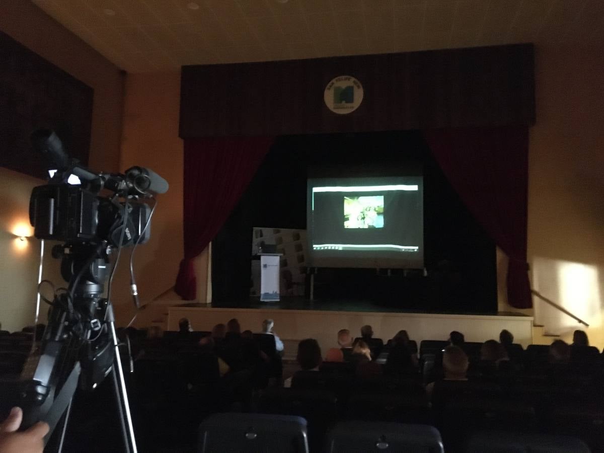 Fotos: Así ha sido el homenaje a la familia de acogida Luna-Cardenete en el colegio San Felipe Neri de Cádiz