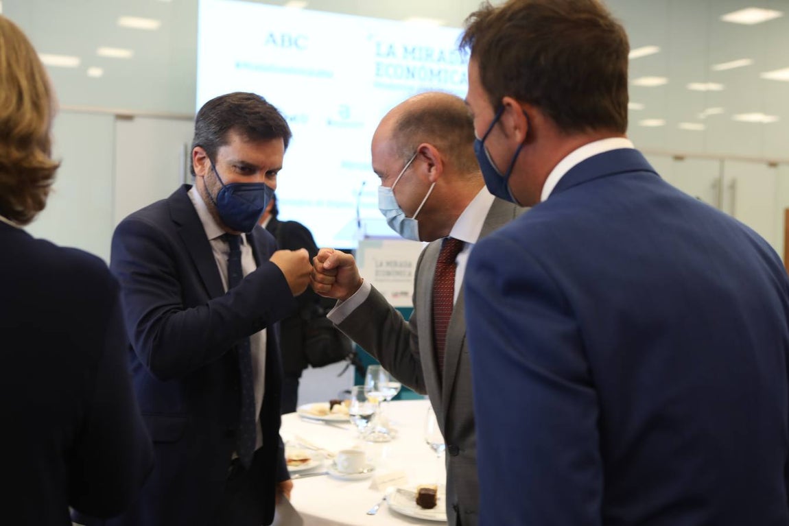 Fotos: Ambiente en la Mirada Económica de La Voz y ABC