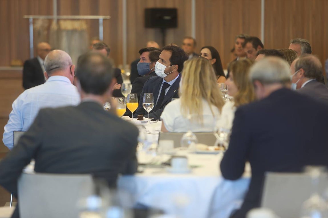 Fotos: Ambiente en la Mirada Económica de La Voz y ABC