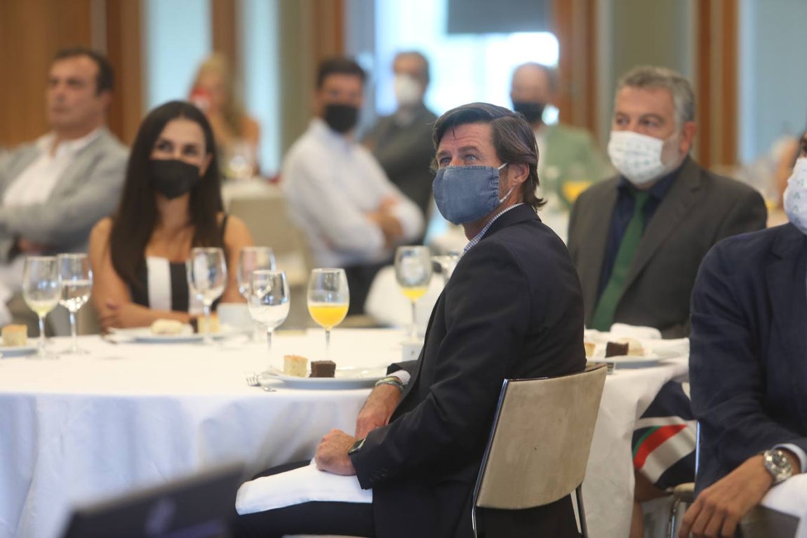 Fotos: Ambiente en la Mirada Económica de La Voz y ABC