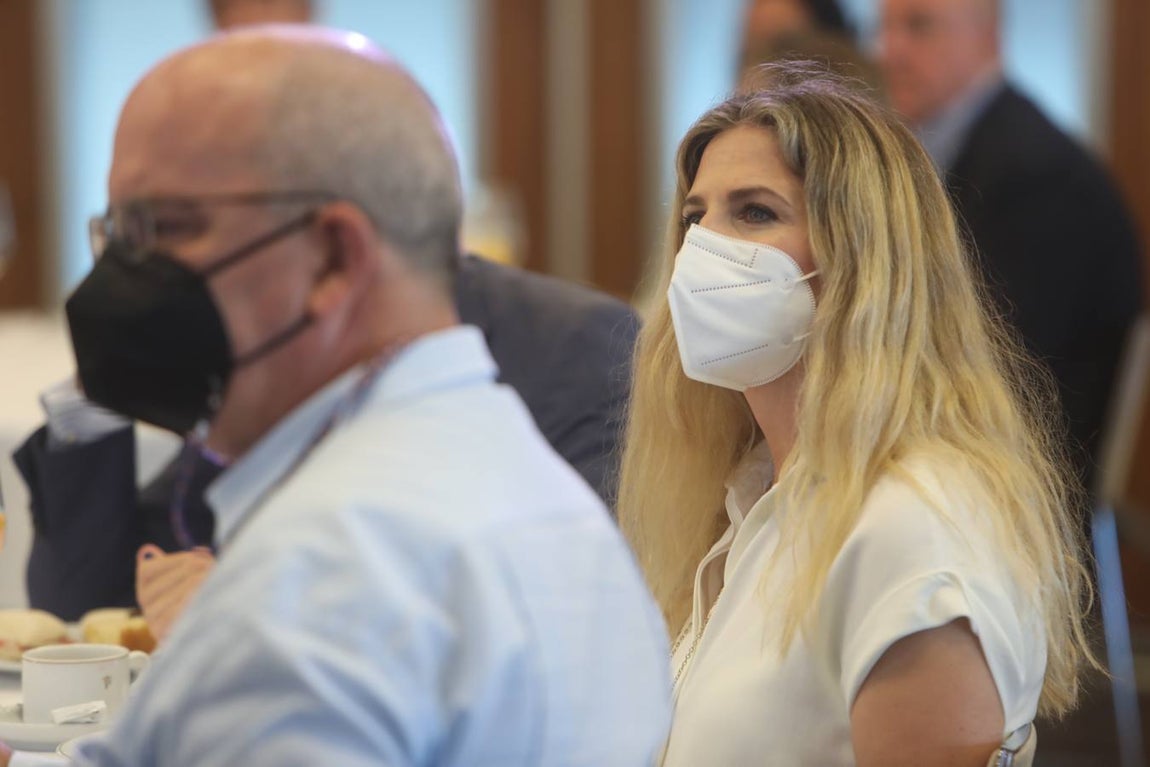 Fotos: Ambiente en la Mirada Económica de La Voz y ABC