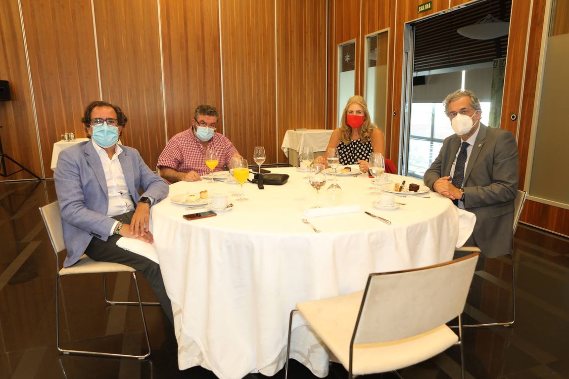 Fotos: Ambiente en la Mirada Económica de La Voz y ABC