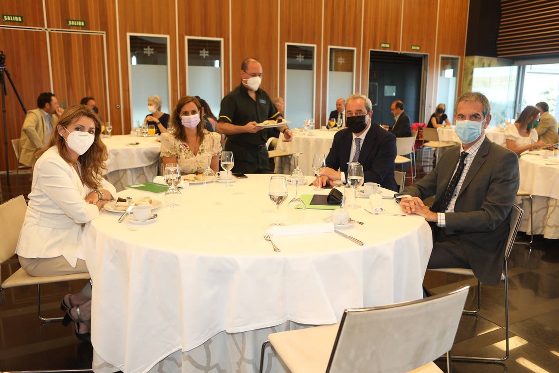 Fotos: Ambiente en la Mirada Económica de La Voz y ABC