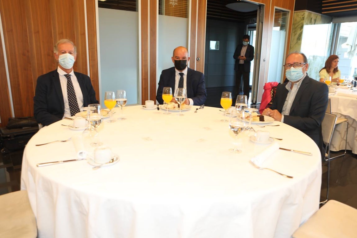 Fotos: Ambiente en la Mirada Económica de La Voz y ABC