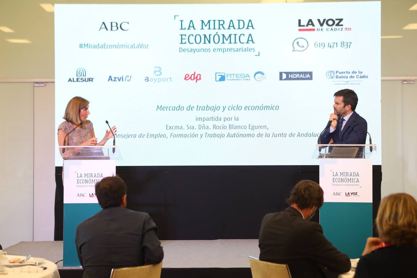 Fotos: La consejera de Empleo, Formación y Trabajo Autónomo de la Junta, en la Mirada Económica