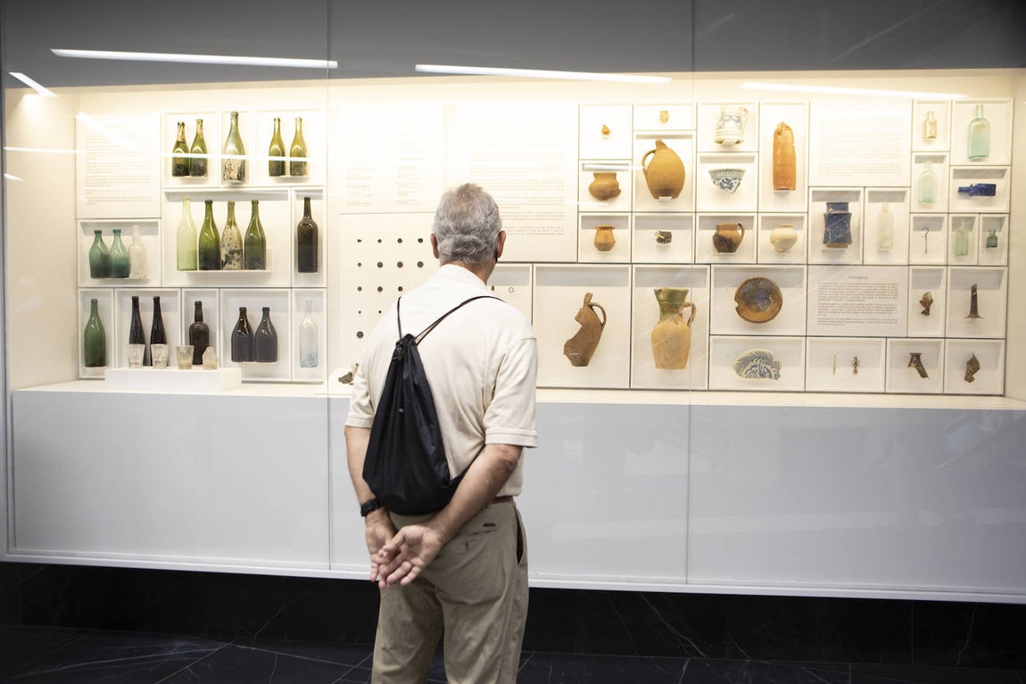 Las dificultades a la hora de excavar el eje principal de conexión entre los distintos niveles y los hallazgos arqueológicos, que obligaron a compaginar ingeniería y actuación patrimonial, retrasaron una y otra vez los trabajos, que han costado un total de 10,7 millones de euros. 