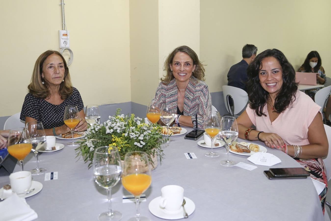 María Luisa Gayán, Concha Ramos e Isabel Fernández