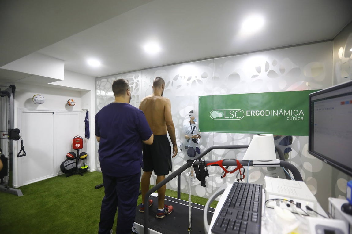 Los reconocimientos médicos de los fichajes del Córdoba CF, en imágenes