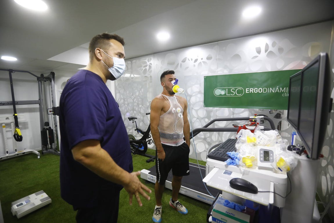 Los reconocimientos médicos de los fichajes del Córdoba CF, en imágenes