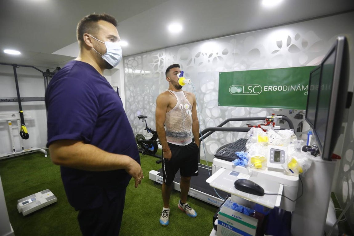 Los reconocimientos médicos de los fichajes del Córdoba CF, en imágenes