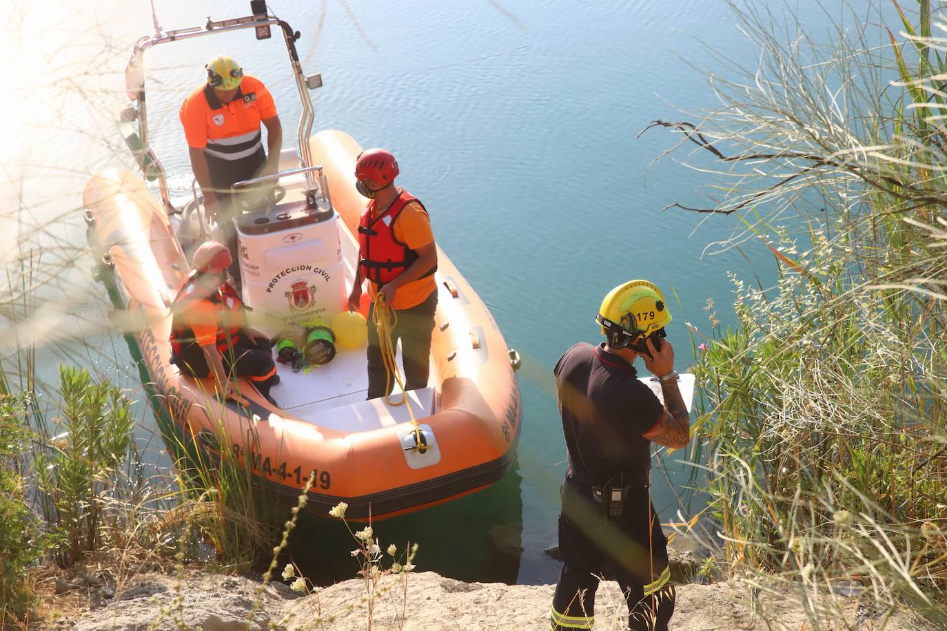 El dispositivo de búsqueda del joven desaparecido en el Lago Azul de Córdoba, en imágenes