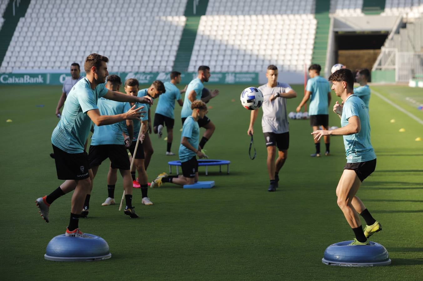 El primer entrenamiento del Córdoba CF, en imágenes