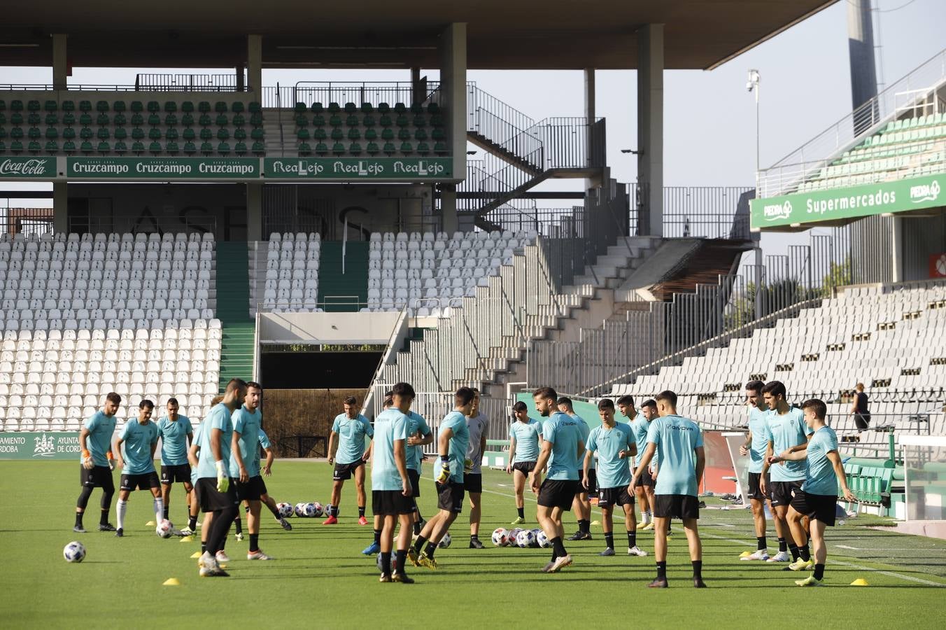 El primer entrenamiento del Córdoba CF, en imágenes