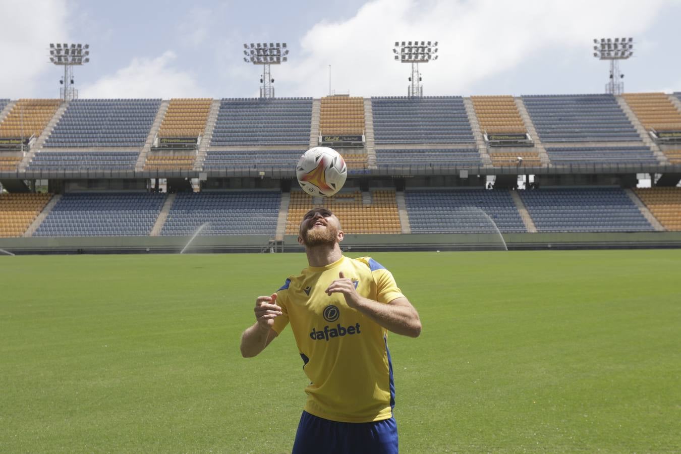 FOTOS Cádiz CF: Presentación de Haroyan y Osmajic, en imágenes