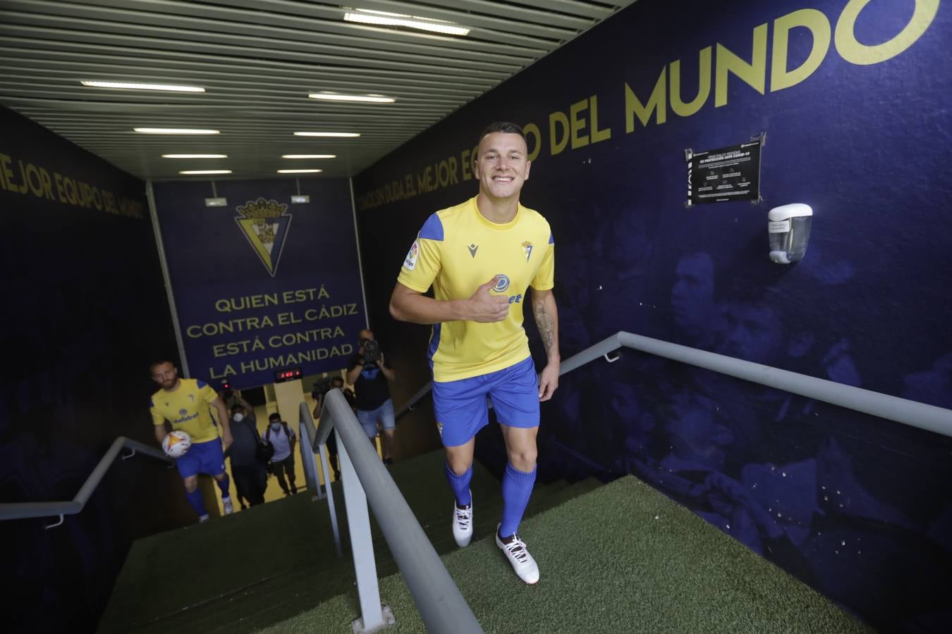 FOTOS Cádiz CF: Presentación de Haroyan y Osmajic, en imágenes