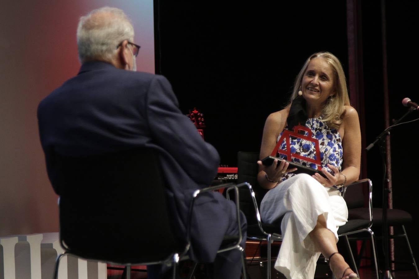 El acto de entrega de los premios Alumni de la US tuvo lugar este martes en el Caixaforum de Sevilla