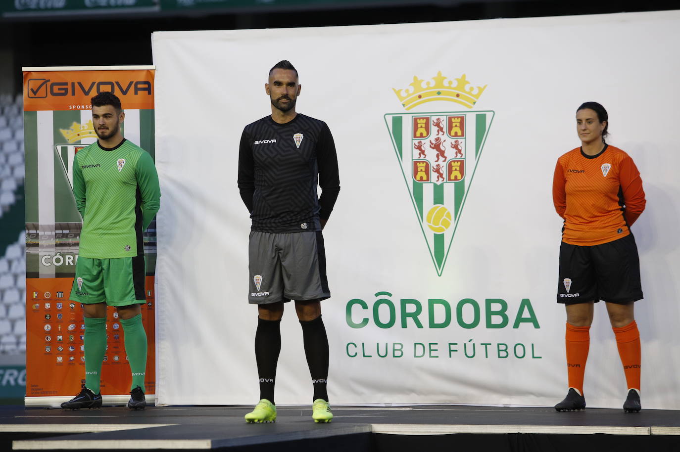 La presentación de las camisetas del Córdoba CF para la temporada 2021-2022, en imágenes