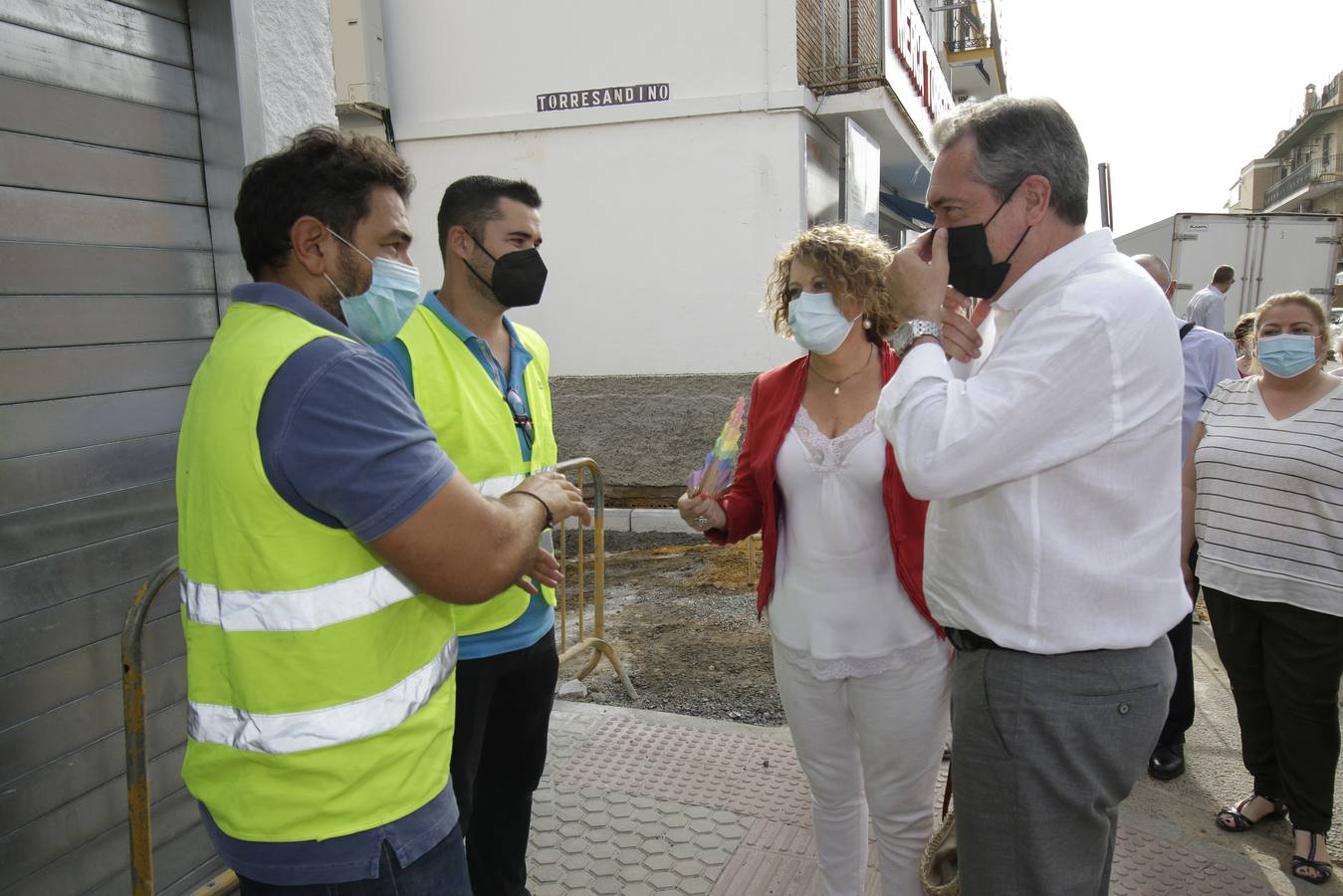 El alcalde de Sevilla visita las obras de Torreblanca