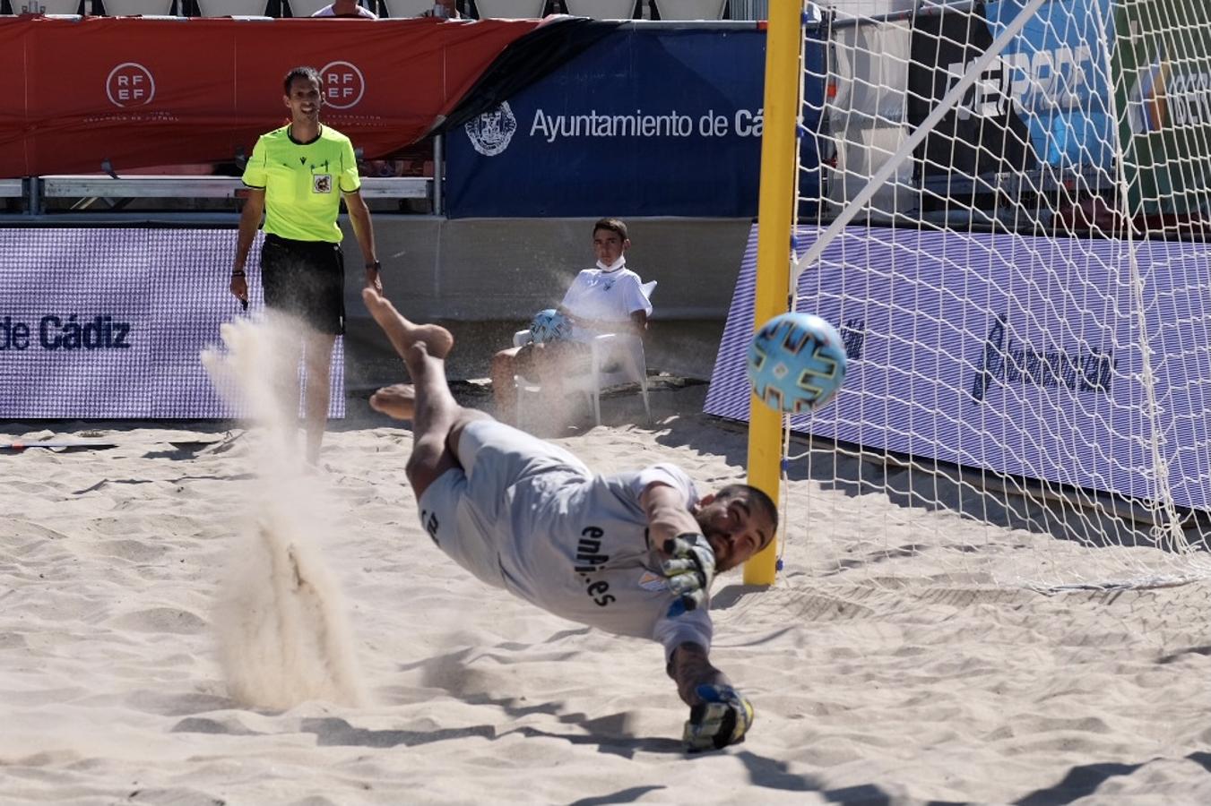 FOTOS: Cádiz se vuelca con el fútbol-playa