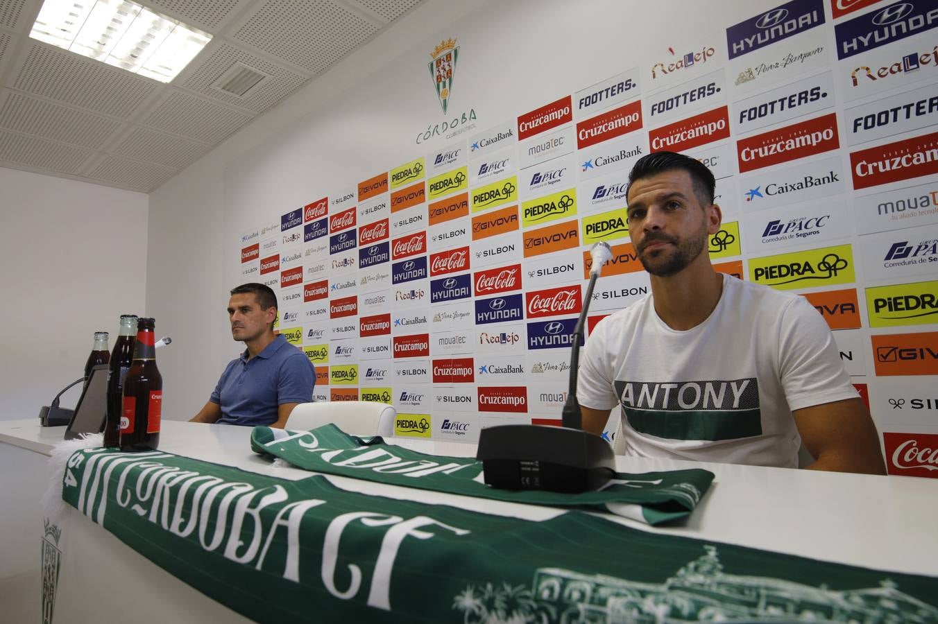 La presentación de Luismi Redondo y José Ruiz, en imágenes