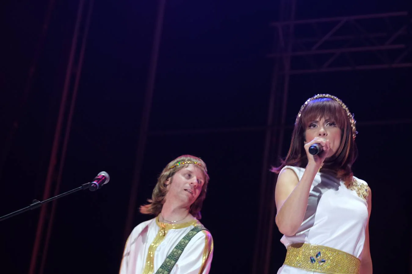 FOTOS: El gran legado de ABBA llena de ritmo y baile la noche de Sancti Petri