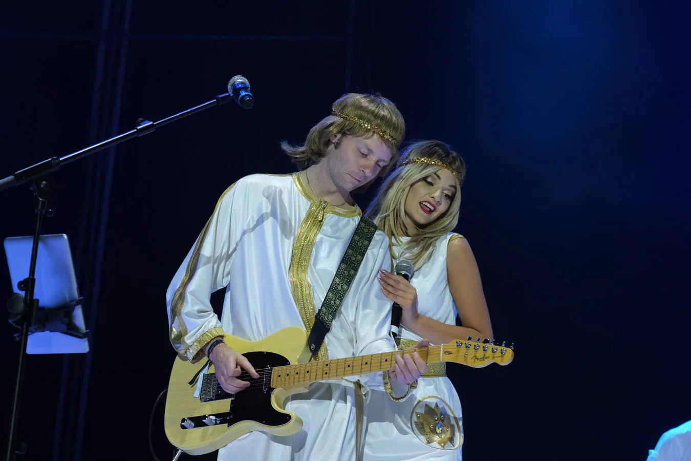 FOTOS: El gran legado de ABBA llena de ritmo y baile la noche de Sancti Petri