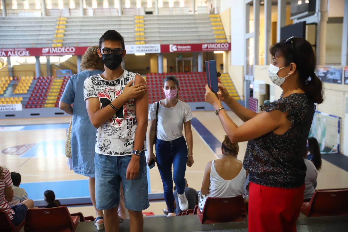 La vacunación Covid de menores en Córdoba, en imágenes