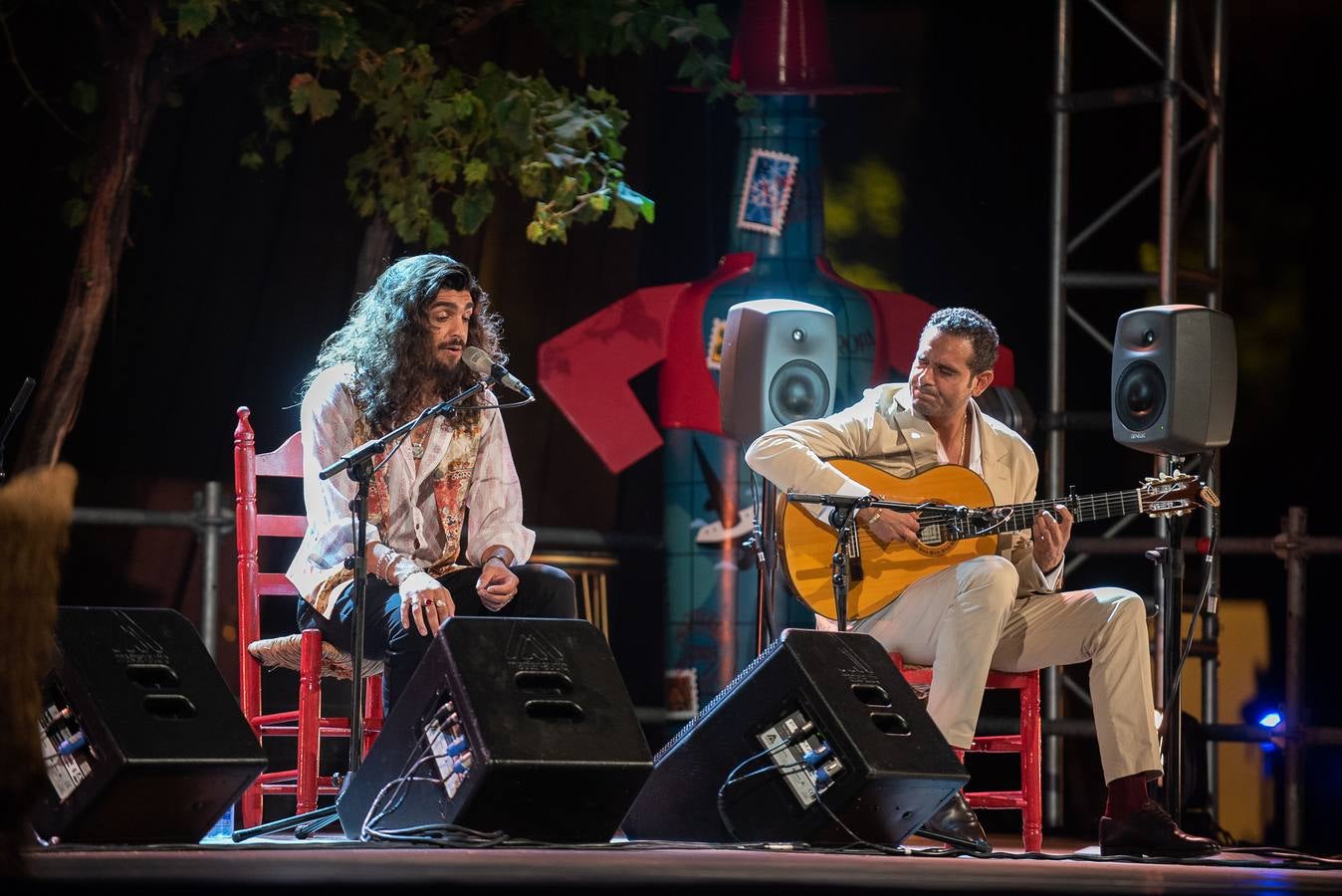 FOTOS: &quot;Solera y compás&quot;, con Jesús Méndez, Israel Fernández, Juan Villar y Diego del Morao, dentro del ciclo &#039;Veranea en la Bodega&#039;, de González Byass