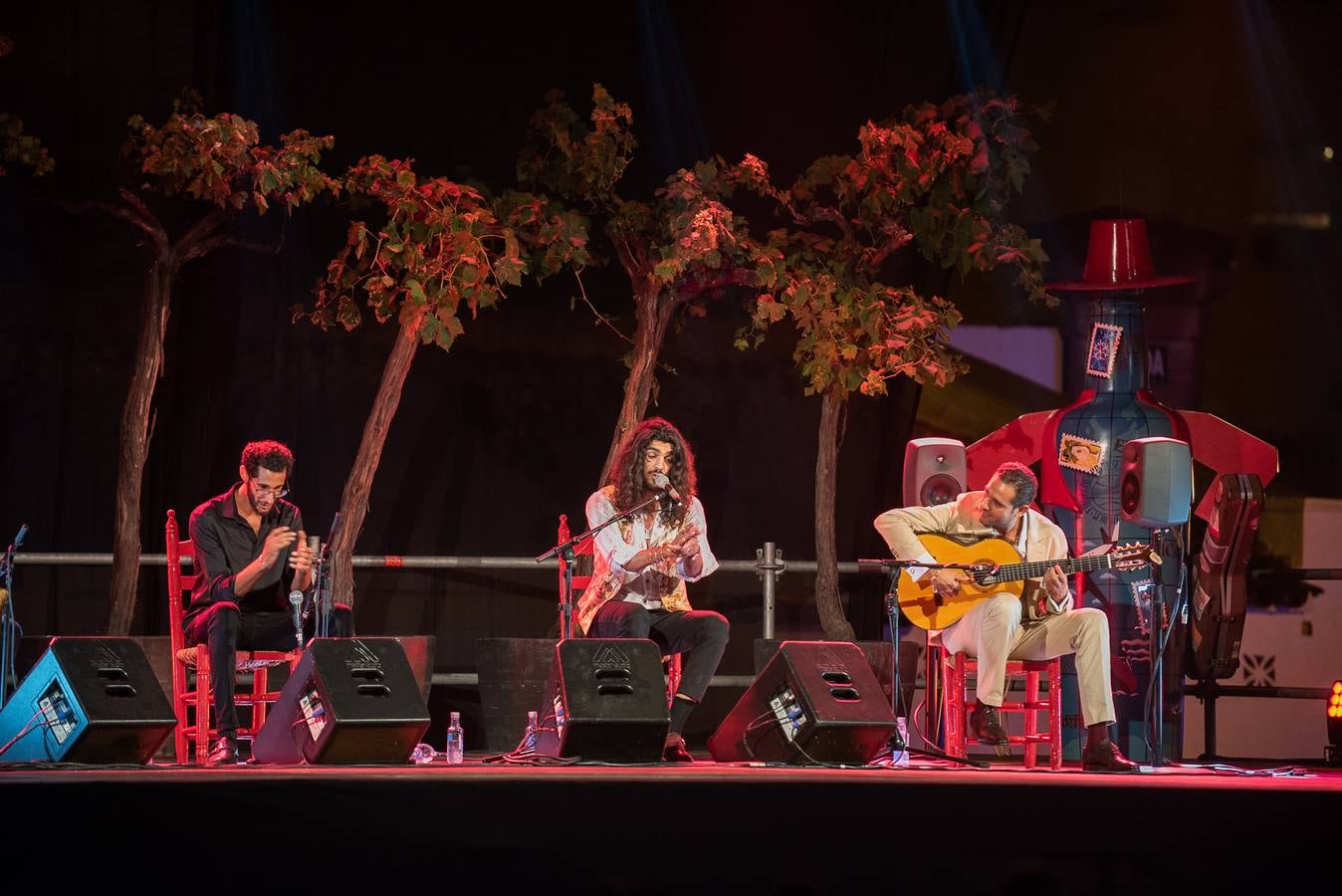 FOTOS: &quot;Solera y compás&quot;, con Jesús Méndez, Israel Fernández, Juan Villar y Diego del Morao, dentro del ciclo &#039;Veranea en la Bodega&#039;, de González Byass