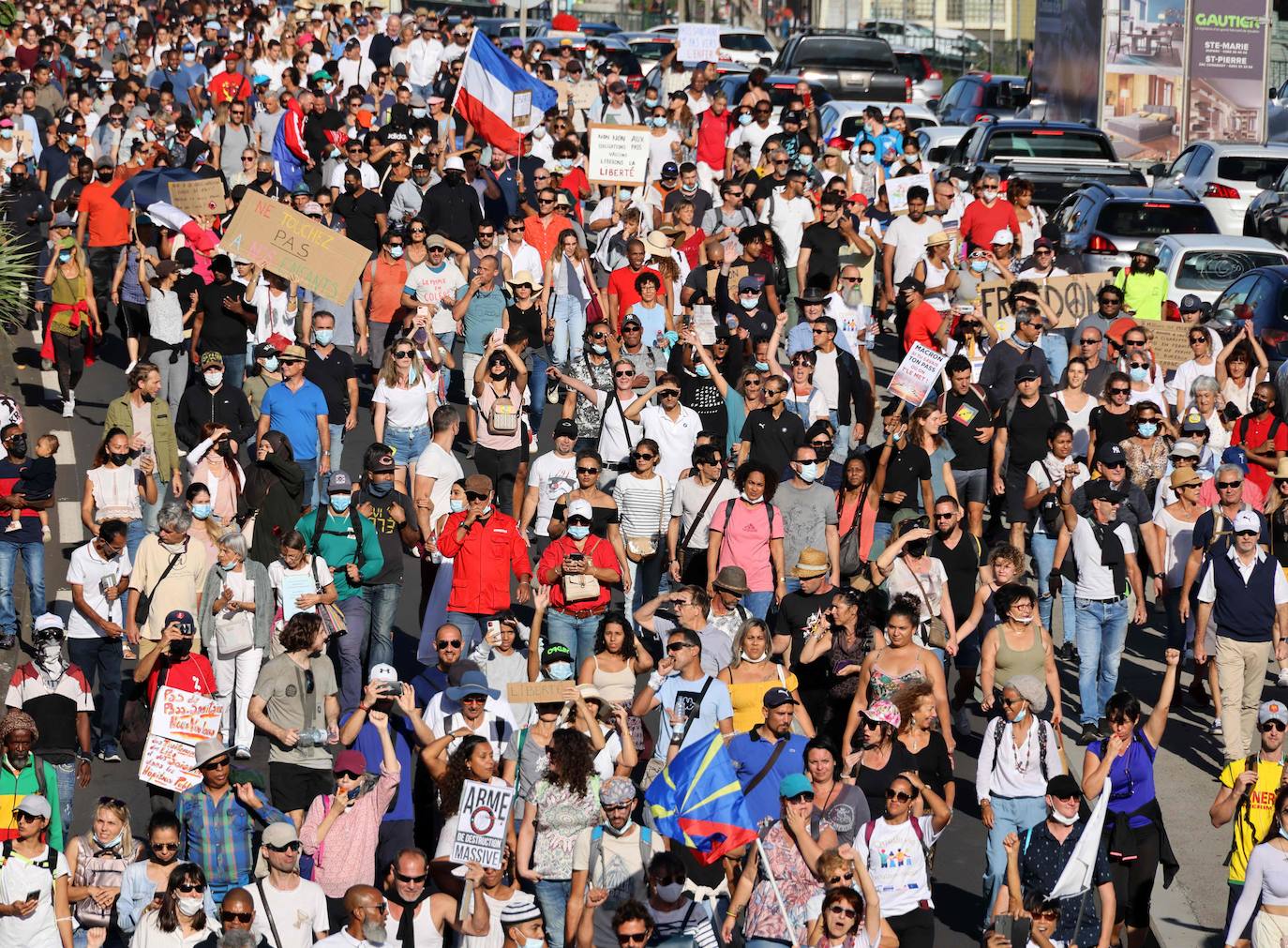 Las autoridades estiman que se han movilizado sobre 150.000 personas. 