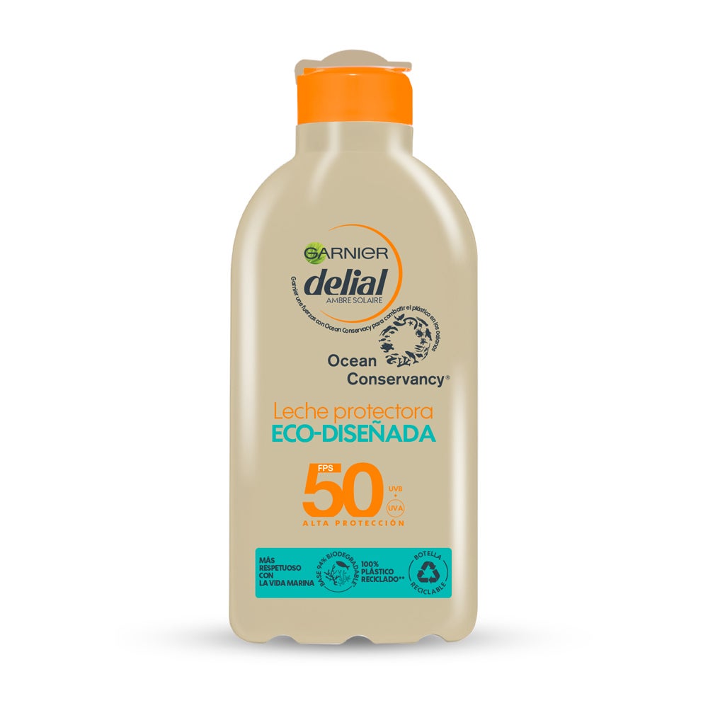 Leche protectora Eco-Diseñada SPF 50 Delial de
				Garnier. Garnier se ha unido a Ocean
				Conservancy para presentar sus solares más sostenibles. La leche
				Eco-Diseñada, disponible en SPF 30 y SPF 50, cuenta con una fórmula
				94% biodegradable, que ha demostrado ser más respetuosa con la vida
				marina. Además, su envase reciclable está realizado 100% en plástico
				reciclado. Resistente al agua, adecuada para pieles sensibles y
				enriquecidas con vitamina E, estas cremas solares ofrecen alta
				protección para cara y cuerpo. (12,50 €).