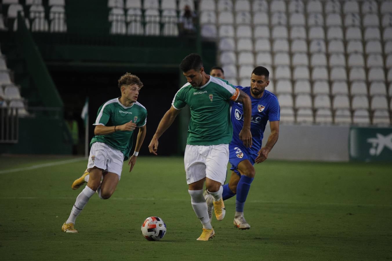 El primer partido de pretemporada del Córdoba CF ante el Linares, en imágenes