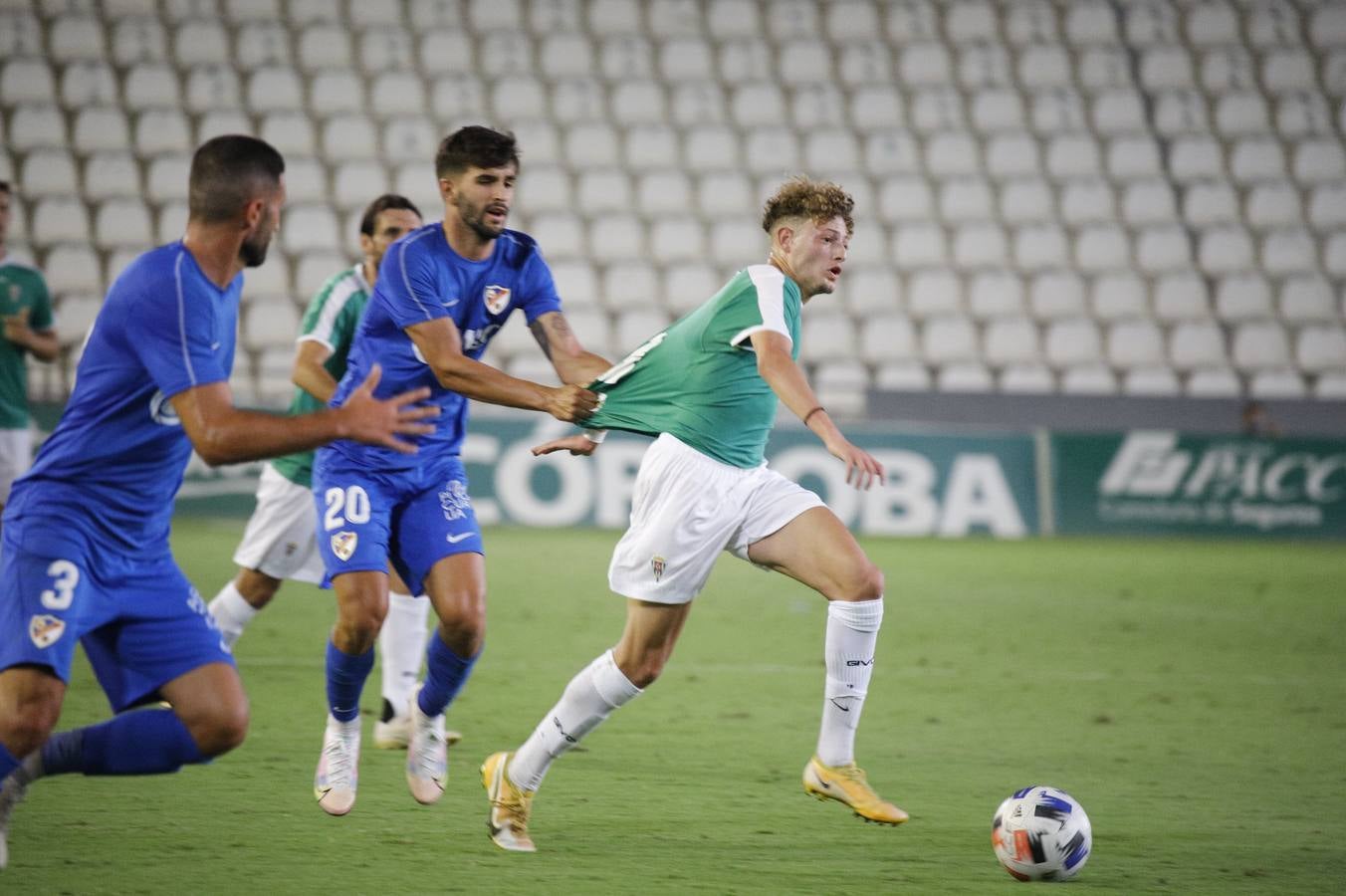 El primer partido de pretemporada del Córdoba CF ante el Linares, en imágenes