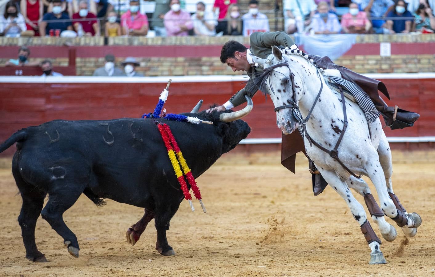 La corrida de rejones de las Colombinas, en imágenes