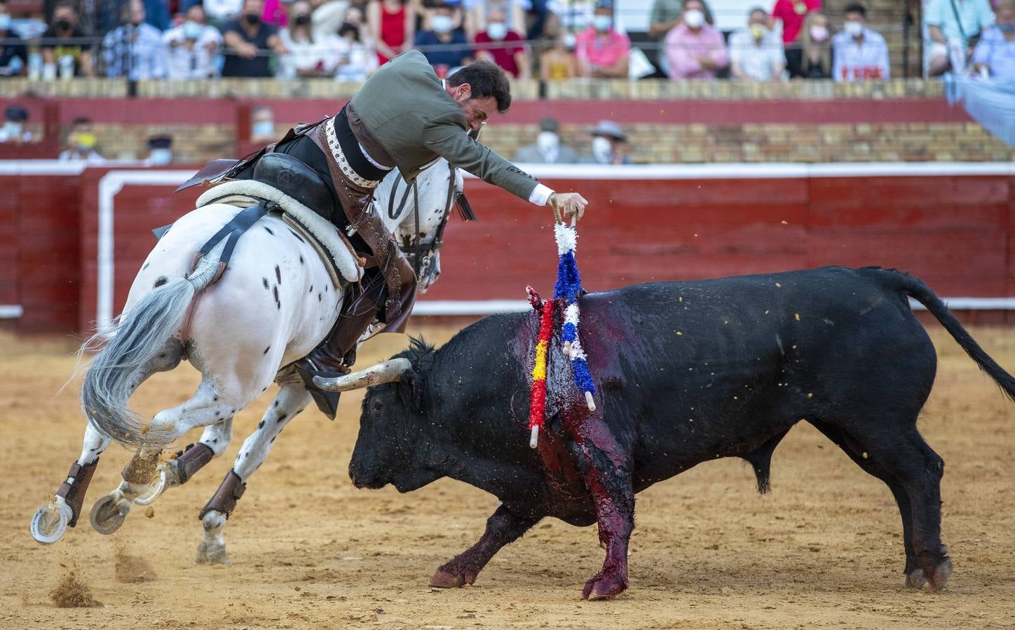 La corrida de rejones de las Colombinas, en imágenes