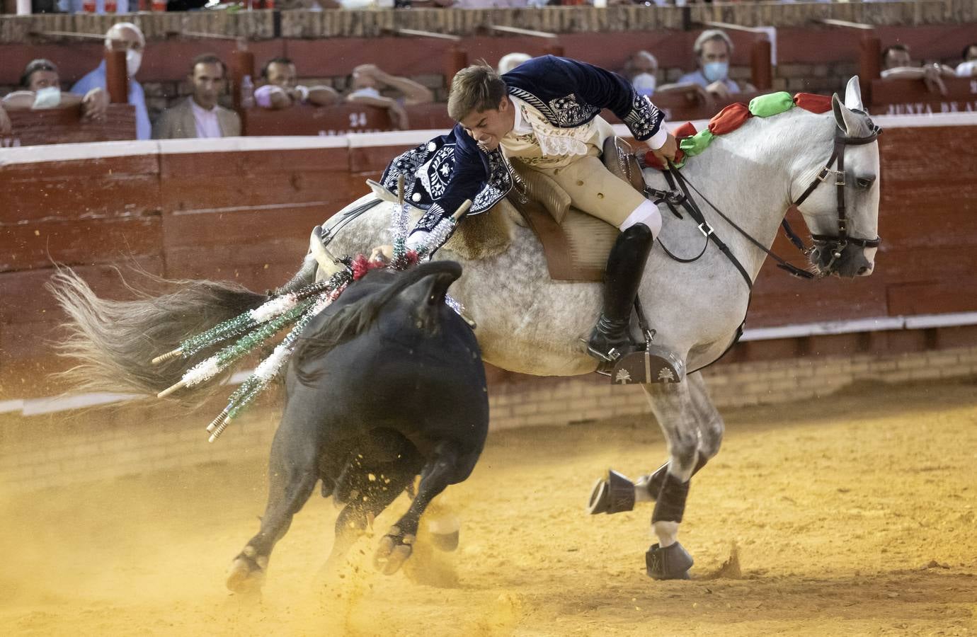 La corrida de rejones de las Colombinas, en imágenes