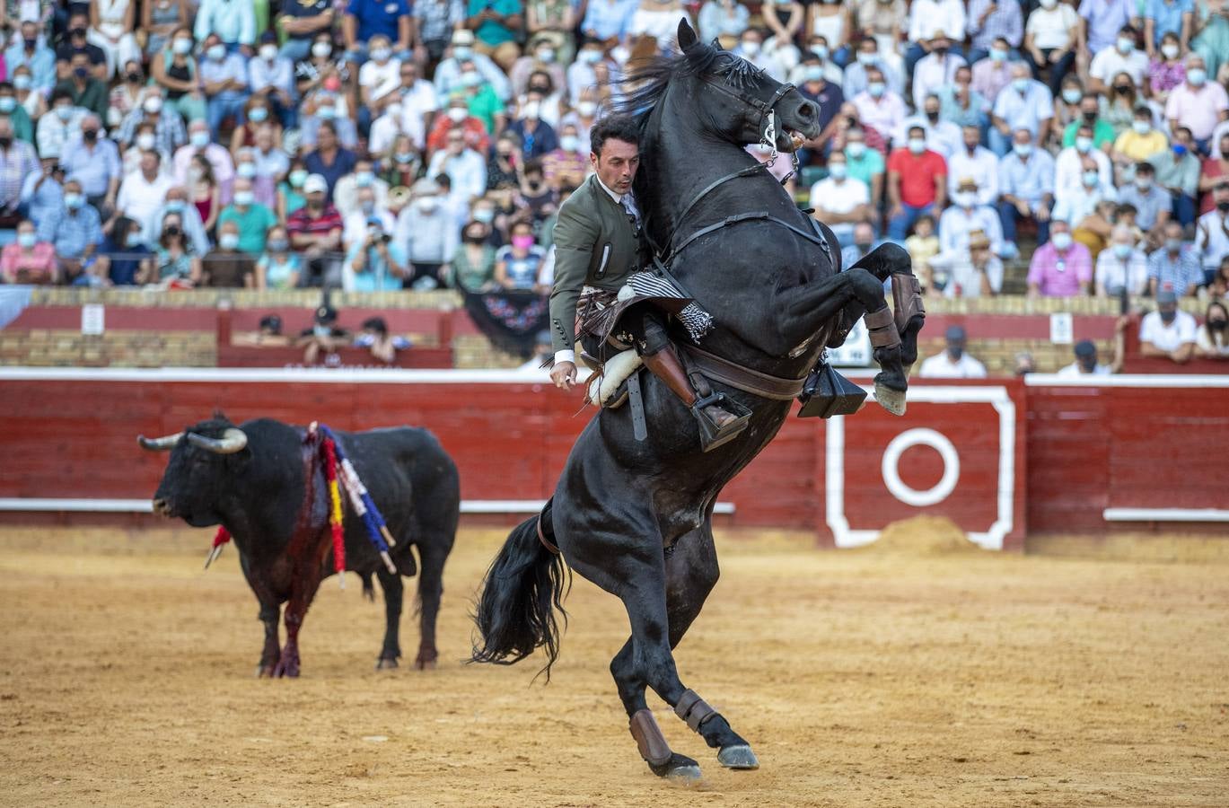 La corrida de rejones de las Colombinas, en imágenes