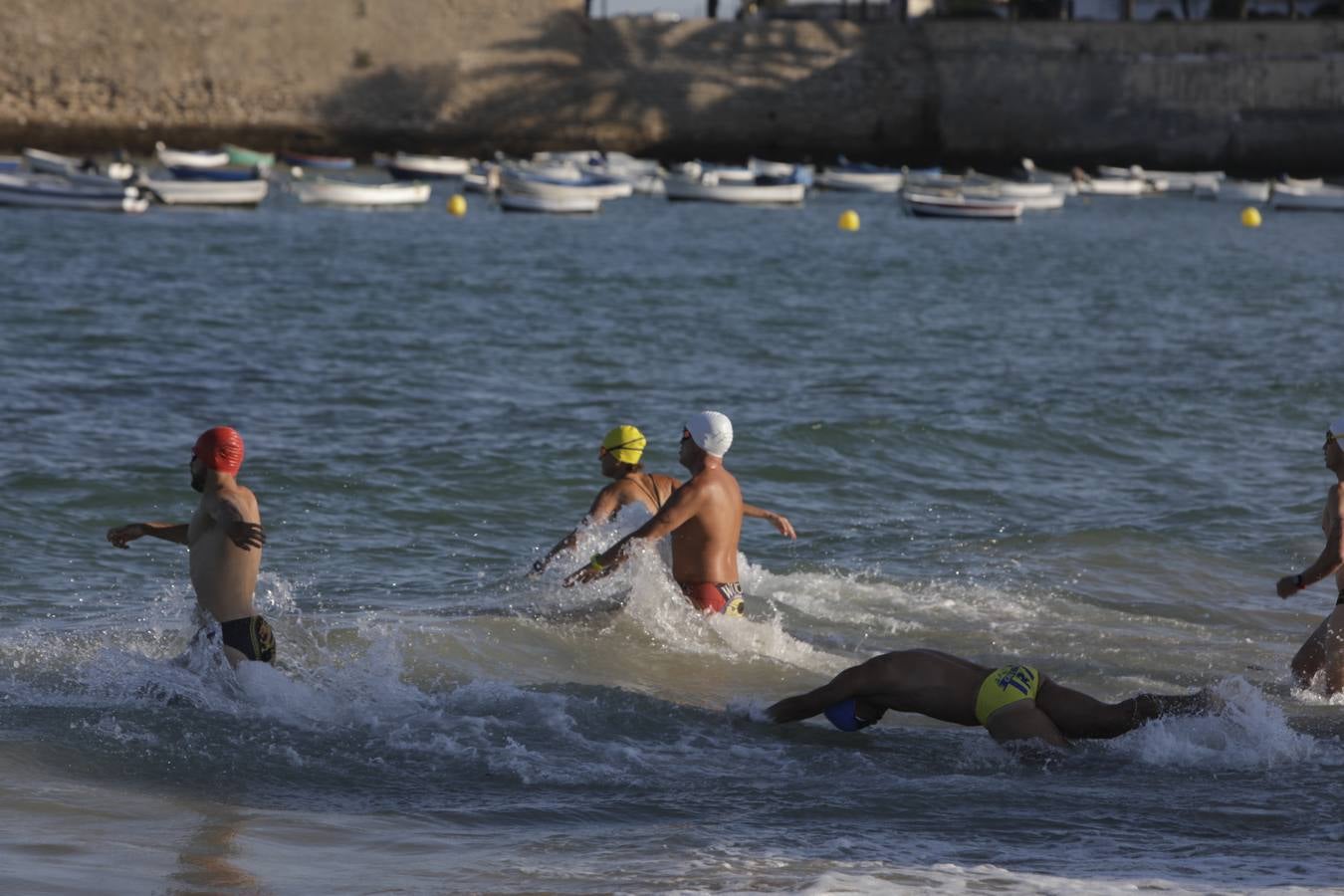 Fotos: XXXI Travesía Internacional a nado Ciudad de Cádiz