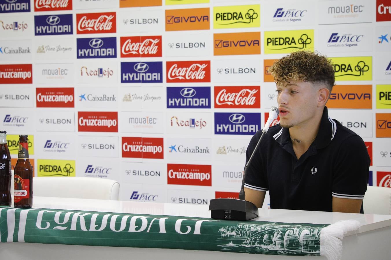 La presentación de Simo y Adrián Fuentes, en imágenes