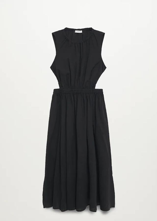 Mango - Vestidos negros para llevar 24/7. Vestido de algodón con aberturas, de Mango. Su corte romántico contrasta con las aberturas laterales, perfecto para las que quieren insinuar sin perder la elegancia. Precio: 29,99€