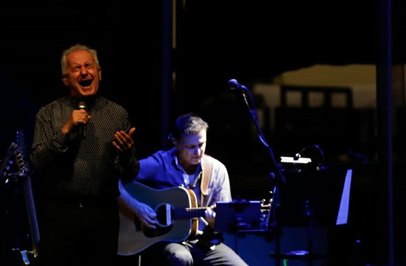 Víctor Manuel convierte al Tío Pepe Festival en una máquina del tiempo