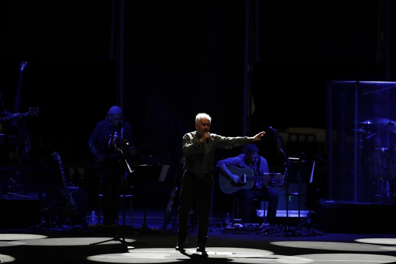 Víctor Manuel convierte al Tío Pepe Festival en una máquina del tiempo