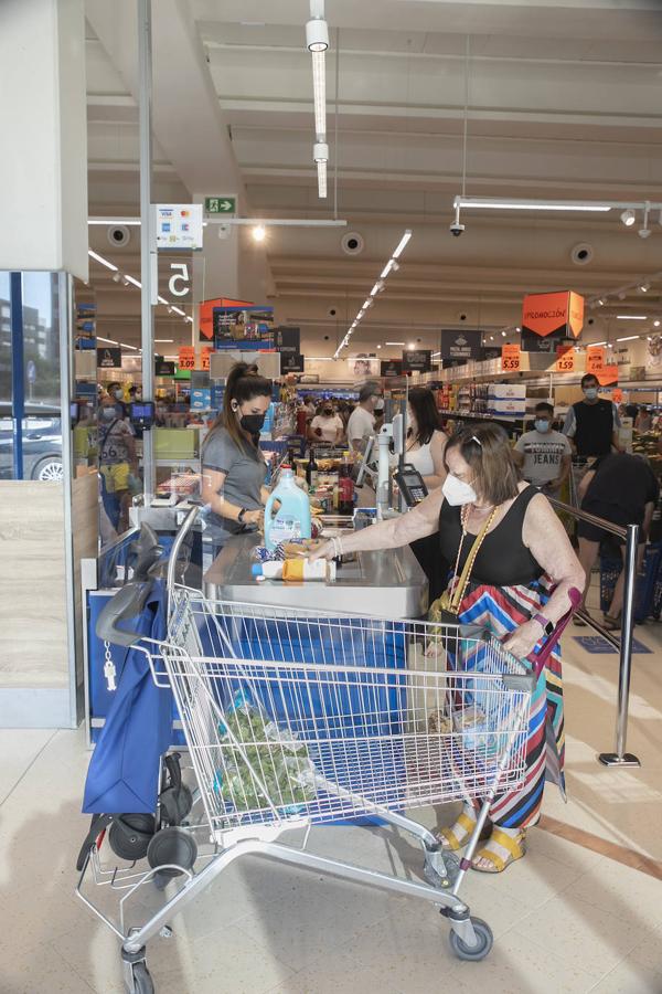 La apertura del nuevo supermercado Lidl de Córdoba, en imágenes