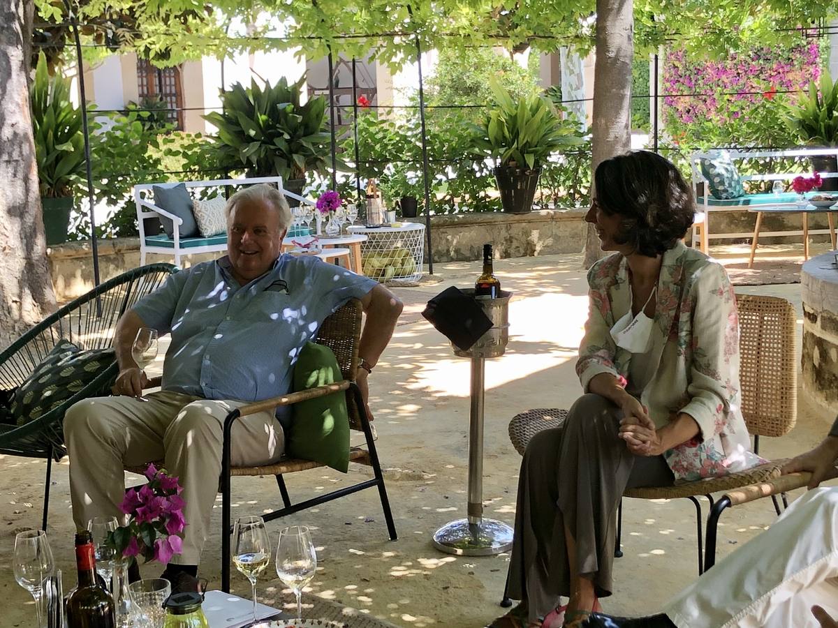 El presidente, Tomás Osborne, y Cristina Arena.. 